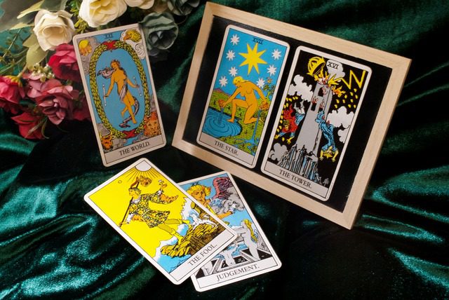 The Corner Crone: Creating Your Own Tarot Spreads